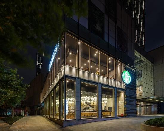 星巴克臻选上海湖滨道店