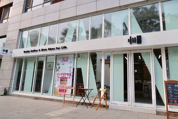 原来杂志还卖得出！这家「全球同步」的书店是怎么做到的