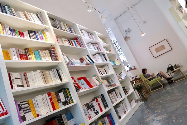 原来杂志还卖得出！这家「全球同步」的书店是怎么做到的